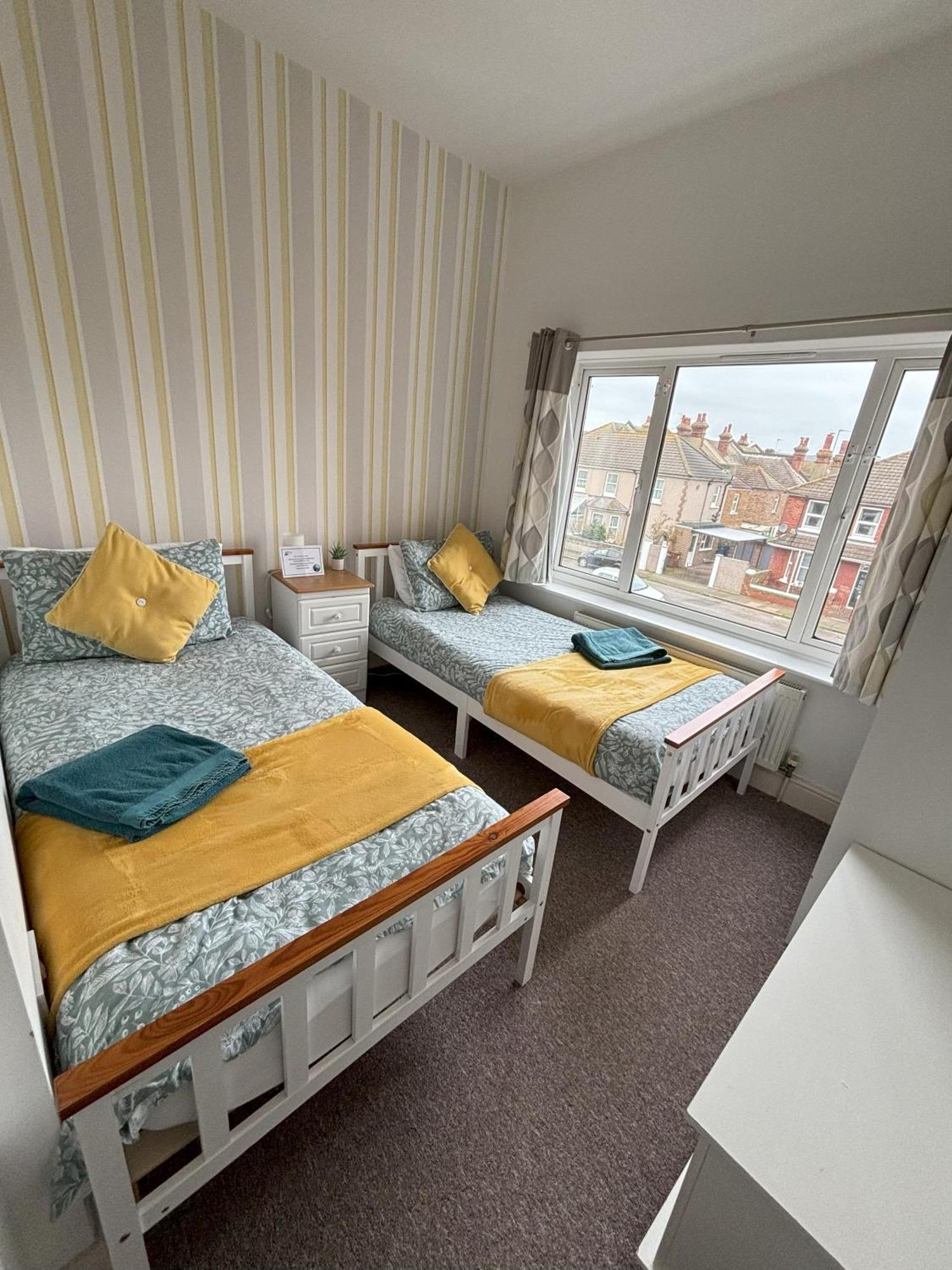 Seabreeze Apartment Eastbourne Ngoại thất bức ảnh